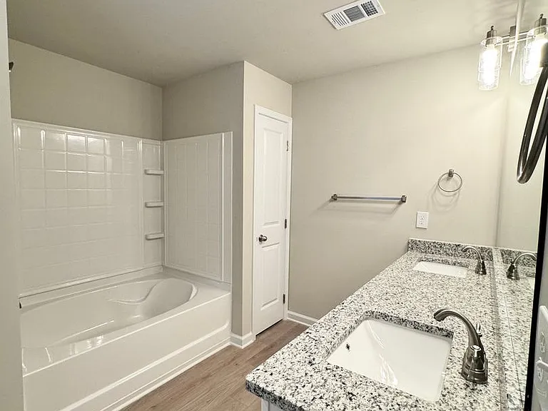 1201 McCoy St — Photo 14