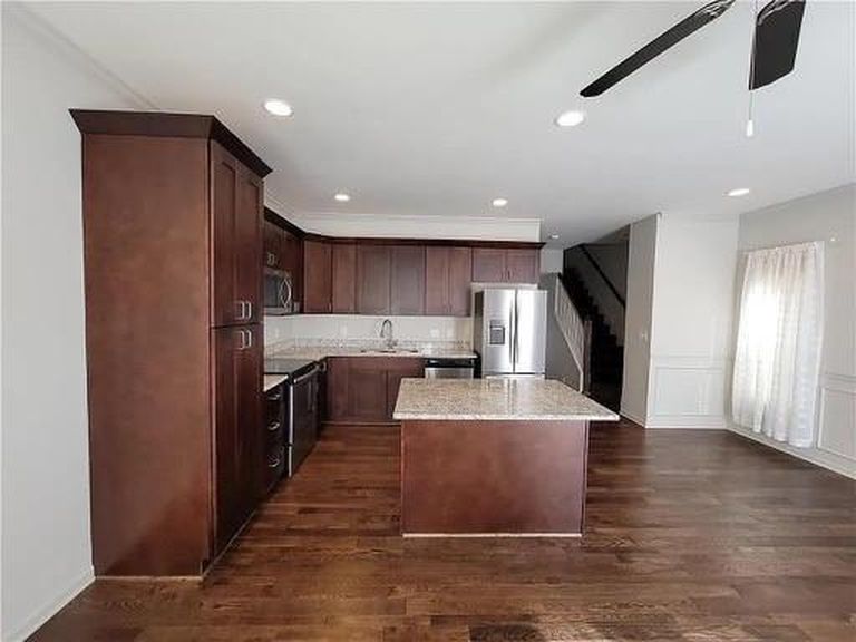 15880 Shawnee Dr, Overland Park, KS - View 5