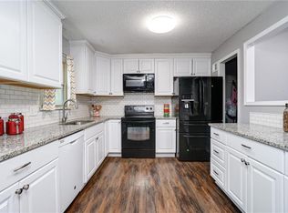821 Englewood St, Lansing, KS 66043