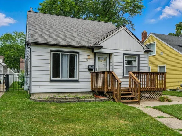 2251 Gardner Ave, Berkley, MI 48072