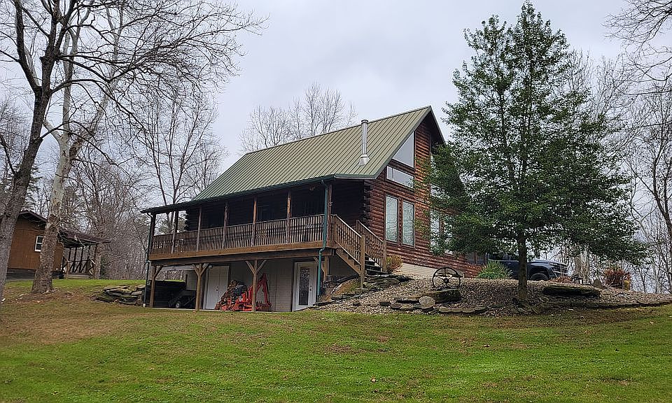 1st image of 2400 Lake Ln