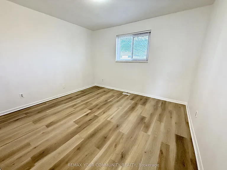 17 Regatta Cres #UPPER — Photo 19