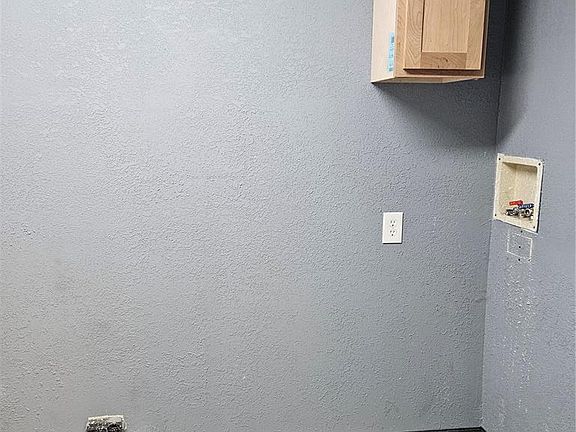 5th image of 21255 Laramie Rd