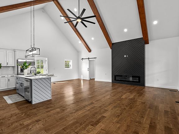 5th image of 151 Clear Creek Rd