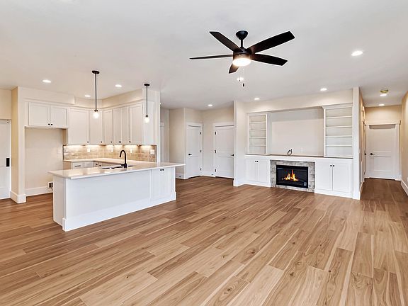 4th image of 1024 Snowdrop Ct