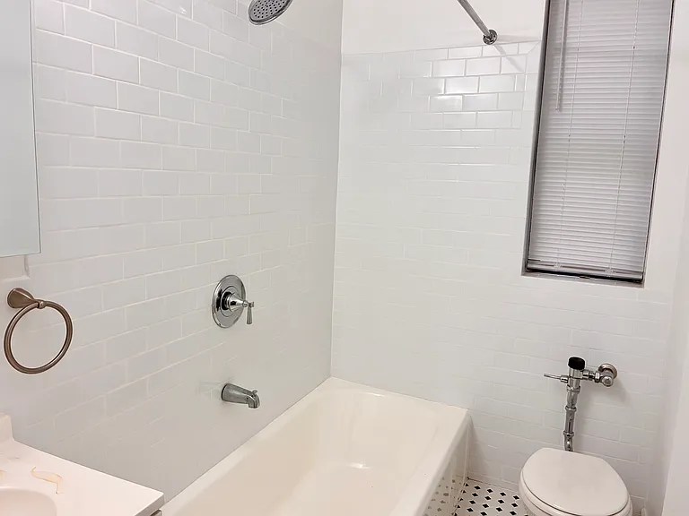 1 B St — Photo 7