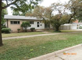 512 N Bierman Ave, Villa Park, IL 60181