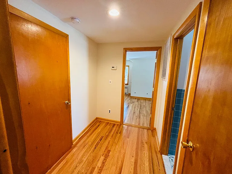 20 Union Ave — Photo 12