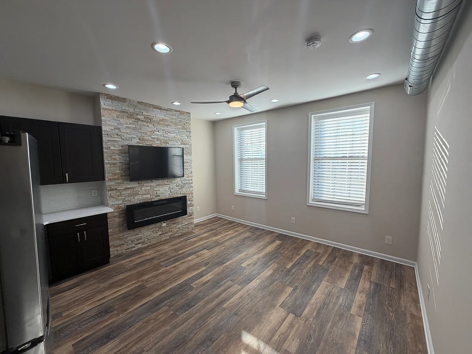 4918 Warrington Ave — Photo 3