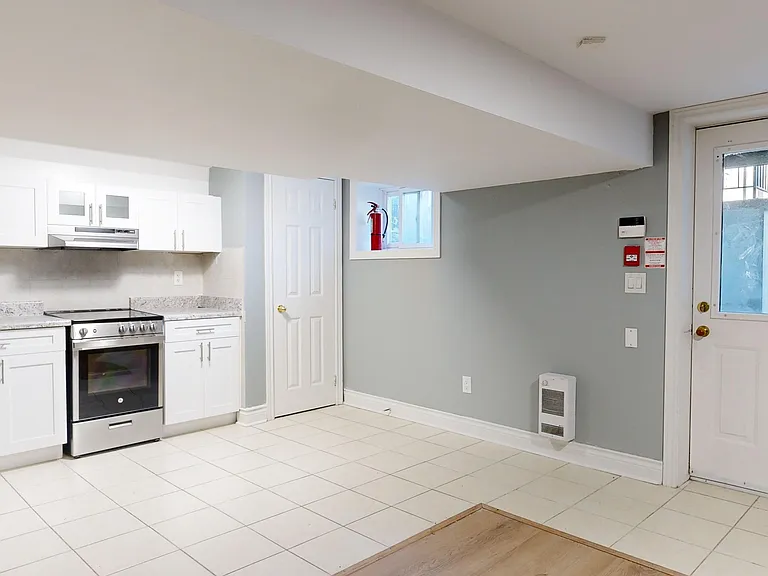 775 Ossington Ave — Photo 16