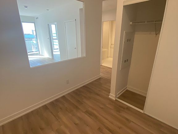 5th image of 20 Edward St #1713