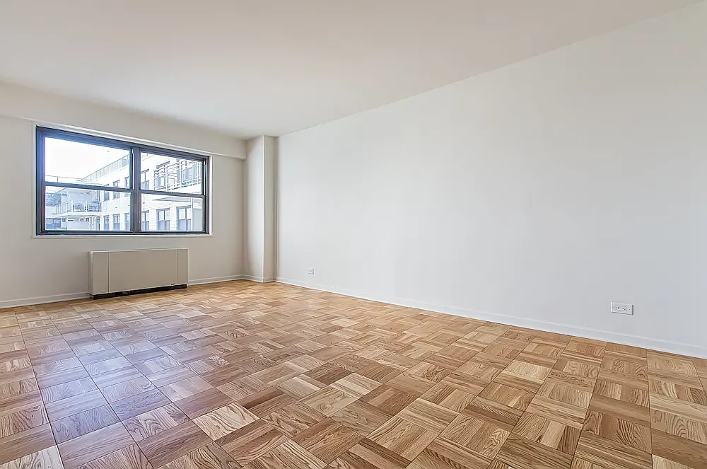 305 East 86th Street — Photo 4