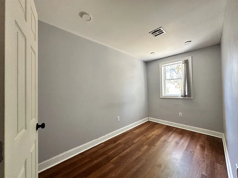 51 Jewett Ave — Photo 11