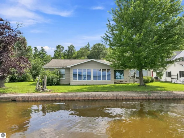 5403 E M 55 Hwy, Cadillac, MI 49601