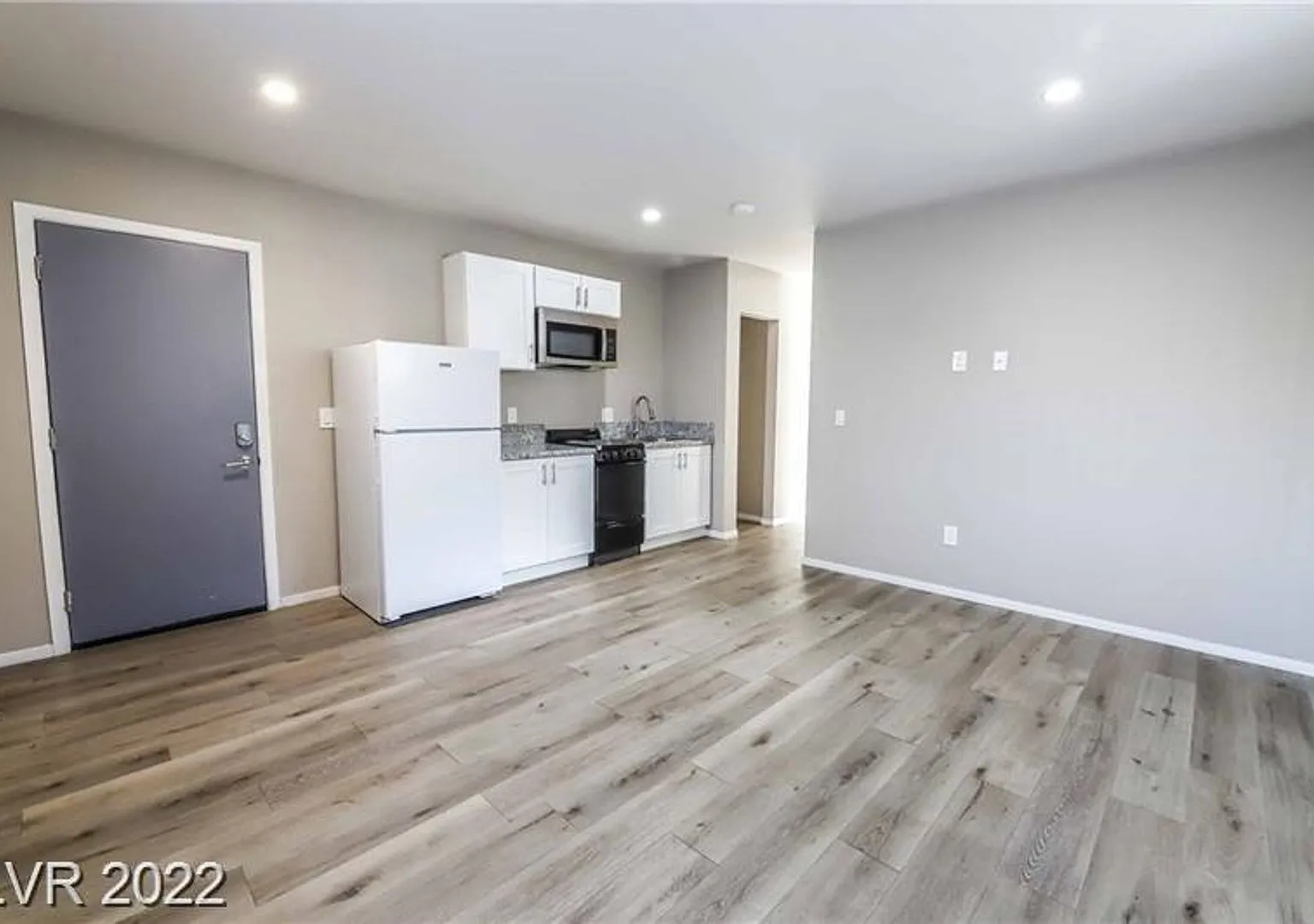 LOMA Apartments — Photo 2