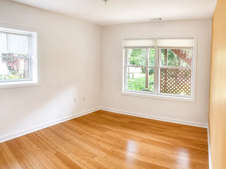 1725 Sage Ln — Photo 3