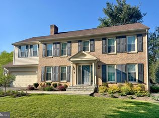 16 Hollyberry Ct, Rockville, MD 20852