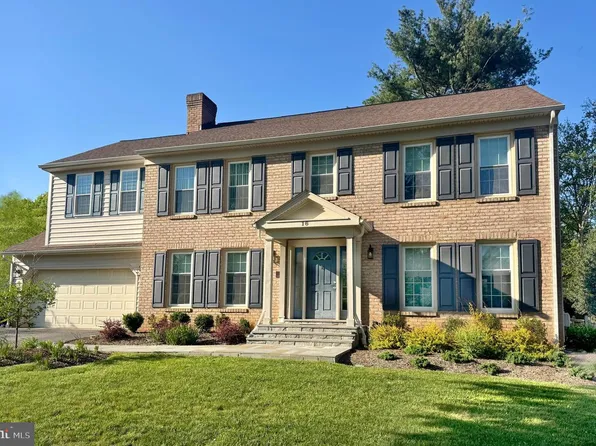 16 Hollyberry Ct, Rockville, MD 20852