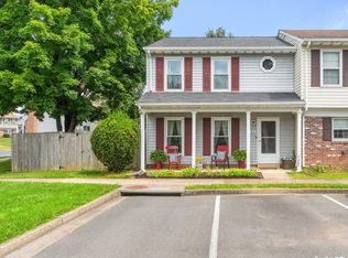 413 Forest Ct, Warrenton, VA 20186