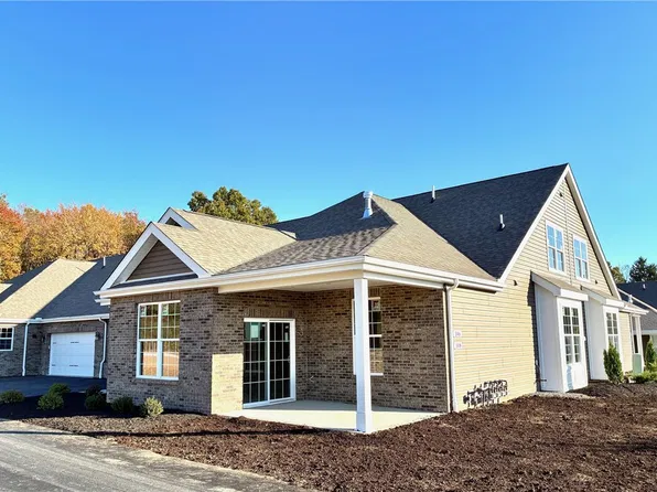 146 Independence Dr #106C, Cabot, PA 16023