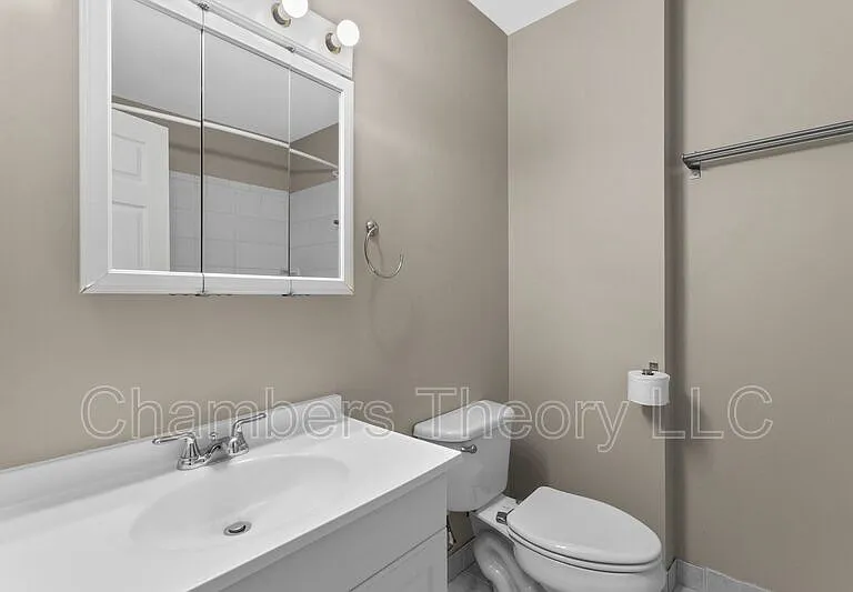 1043 Warwick Ct — Photo 13