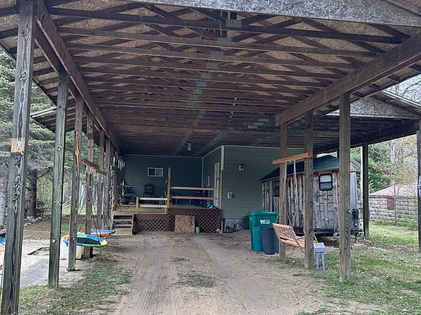 2139 Silver Creek Dr, Prescott, MI 48756