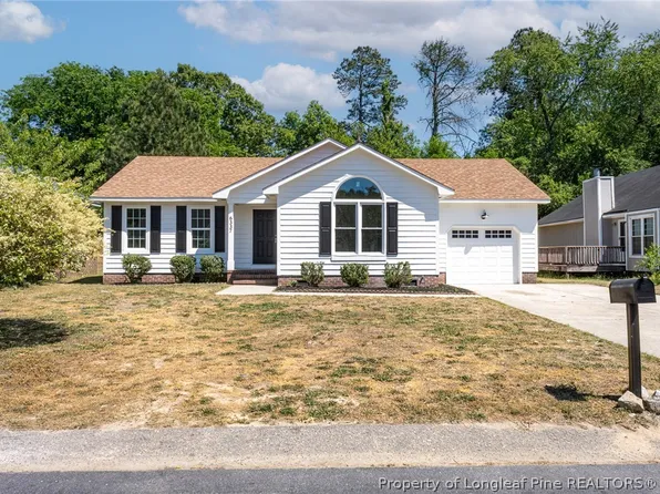6337 Rhemish Dr, Fayetteville, NC 28304