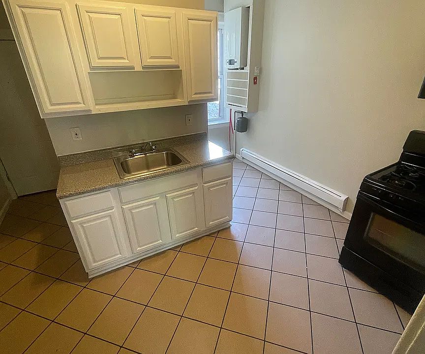 2nd image of 399 13th Ave #5D