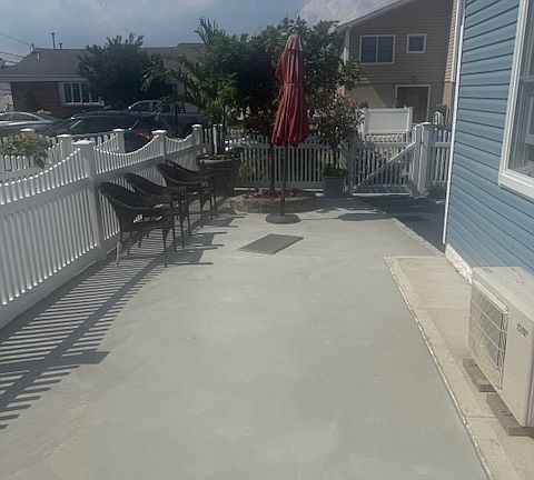 4th image of 608 W Olive St