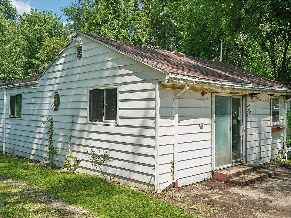2nd image of 2510 NE 51st Ct