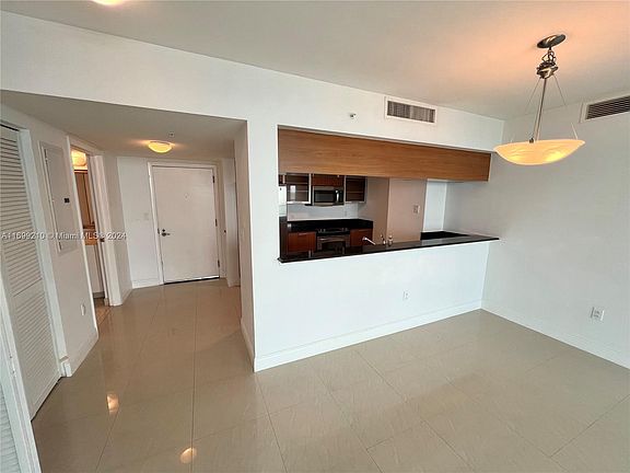 3rd image of 1800 N Bayshore Dr APT 2409