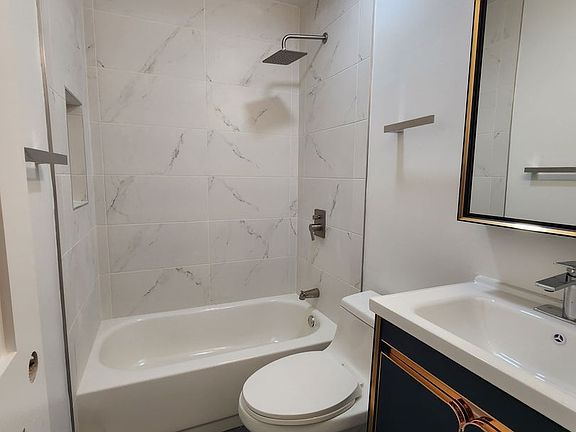 5th image of 1426 Catharine St