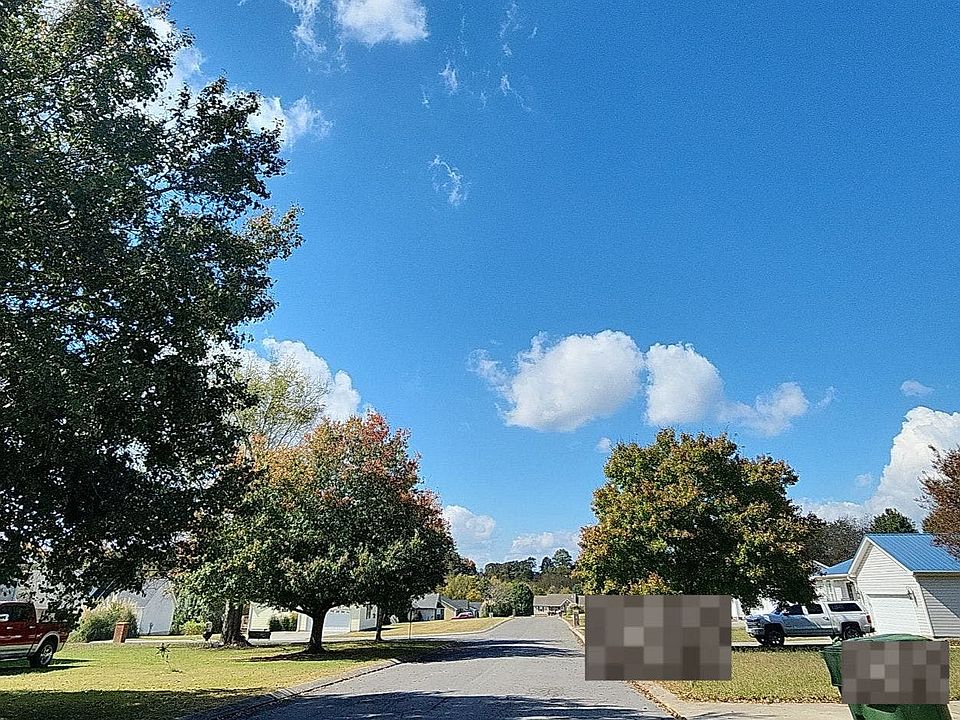 2nd image of 18 Larkspur Dr