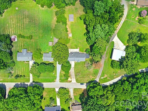 3rd image of 211 Valleydale Dr