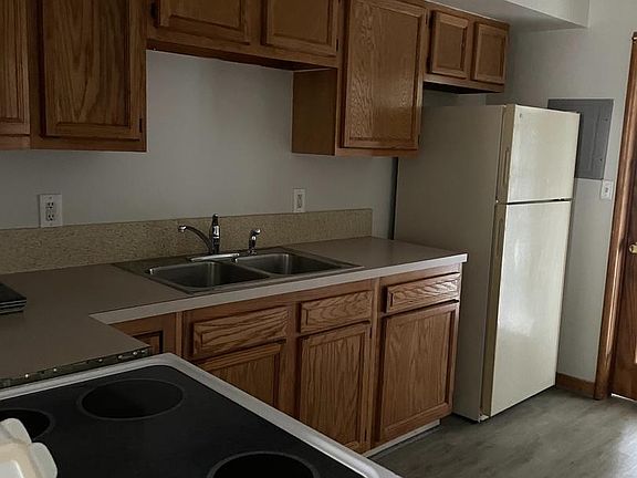 5th image of 301-303 N Mulberry St