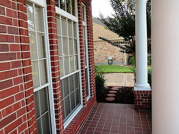2nd image of 2305 E Lawther Dr
