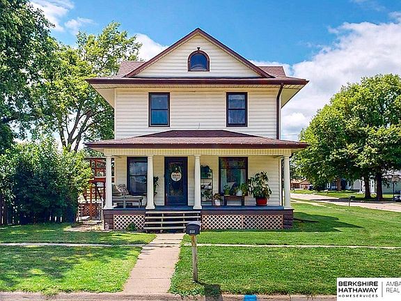 2nd image of 503 Cedar St