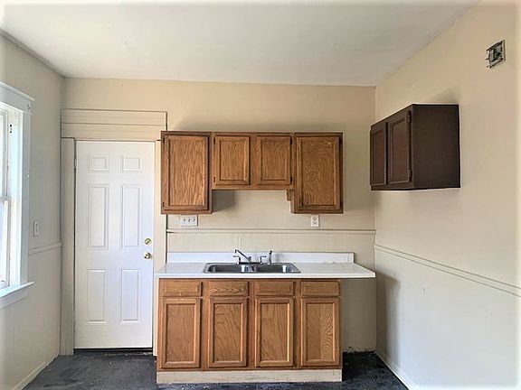 3rd image of 436 10th St #2