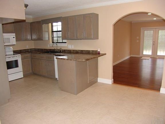 4th image of 3741 Southland Blvd