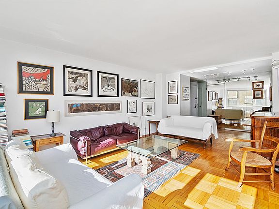 2nd image of 415 E 52nd St APT 11EC