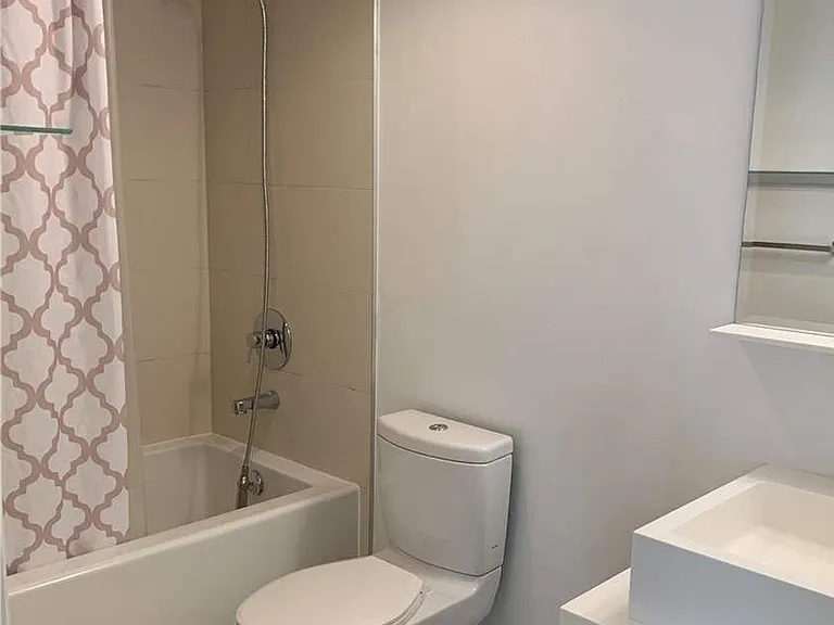 1080 Bay St #1111 — Photo 12