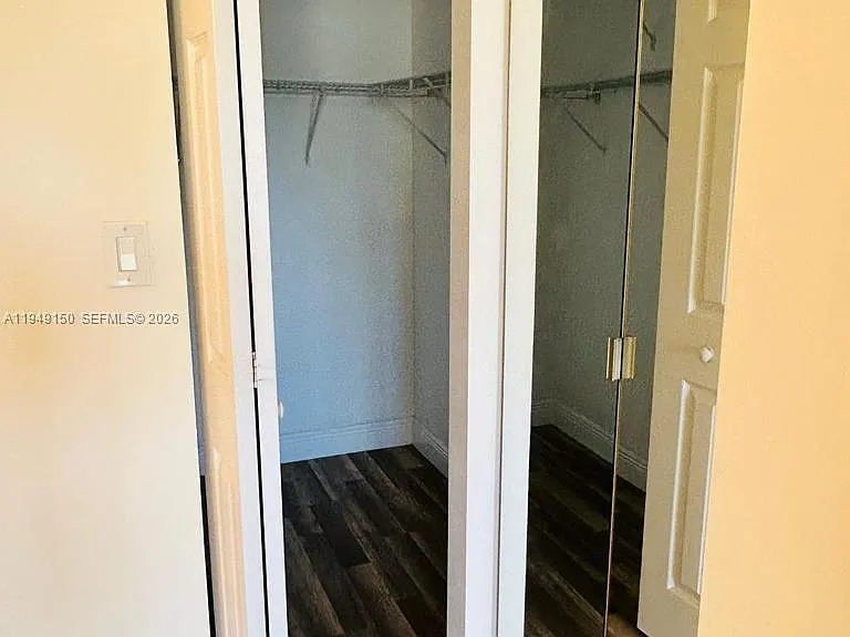 1000 Saint Charles Pl #721 — Photo 24