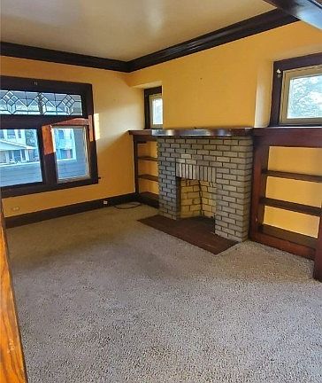 5th image of 8225 Rosewood Ave
