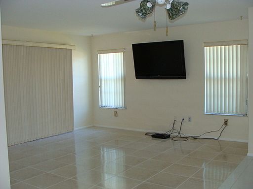 2nd image of 1493 SE Colchester Cir