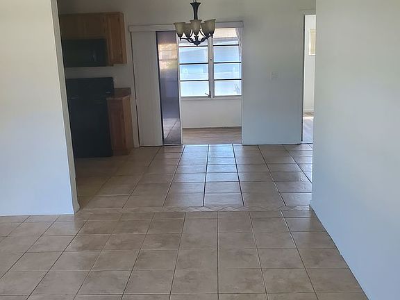 2nd image of 3105 Winchester Dr