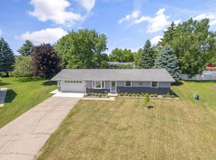 420 W Walnut Ct, Sturgeon Bay, WI 54235