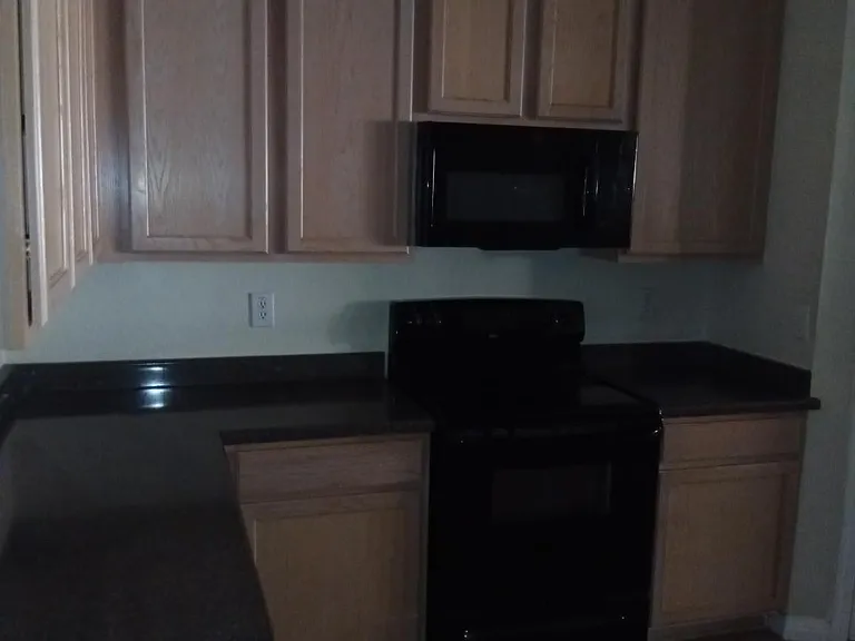 14230 Real Delight — Photo 32