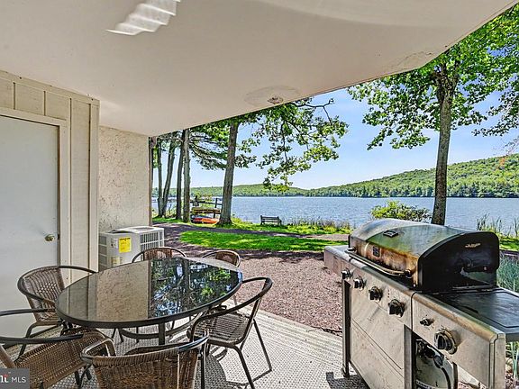 3rd image of 45 Midlake Dr #102