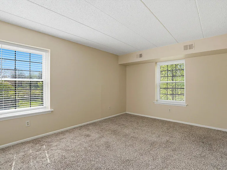 623 Washington Pl — Photo 14