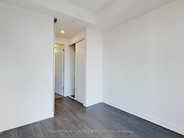 3 Gloucester St #1010 — Photo 12